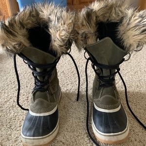 Sorel Joan of Arctic Green Winter Boots